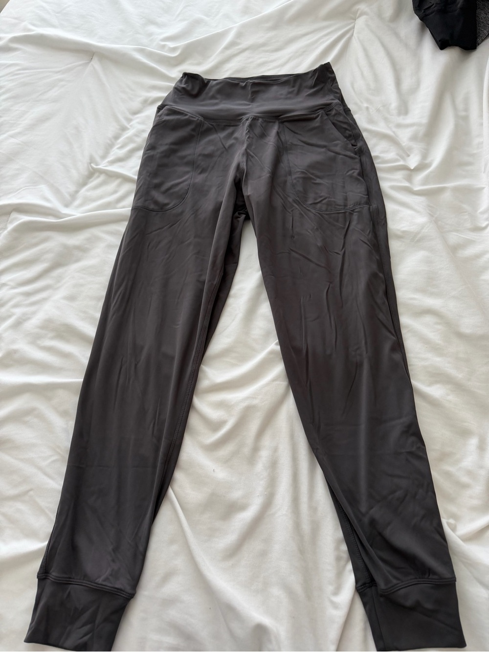 Women’s High-Rise gray
 Active joggers